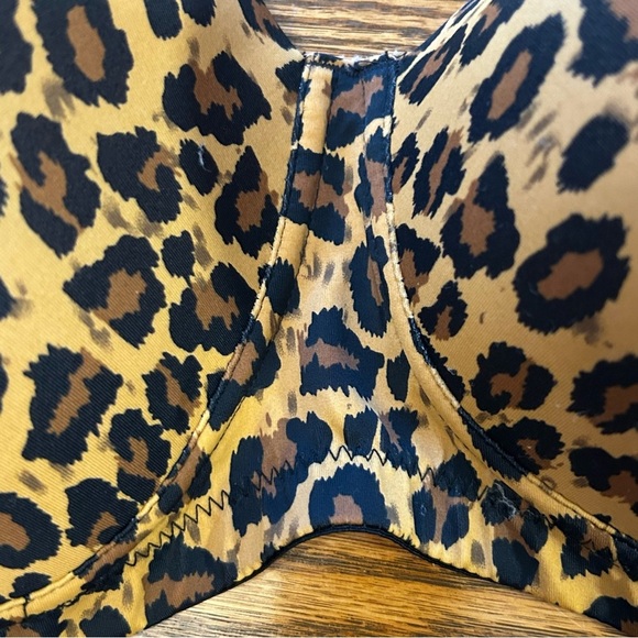 Leading Lady Leopard Print Lightly Padded Adjustable Strap 4-Hook Bra 42D - Picture 7 of 9